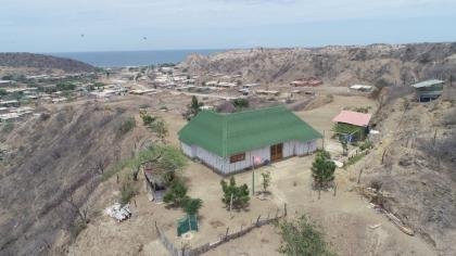 Vendo casa de playa amoblada más 2 mil m2 de terreno