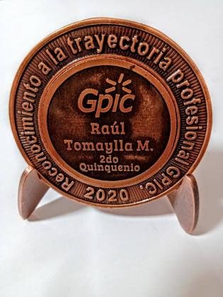 PLACAS RECORDATORIAS EN BRONCE / VIDRIO Y FUNDIDAS