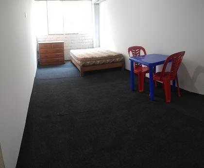 SE ALQUILA ECONÓMICA HABITACIÓN EN SMP… A SOLO S/300. TODO INCLUÍDO LUZ, AGUA E INTERNET.