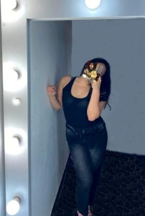 Me llamo Aylin tengo 18 años...